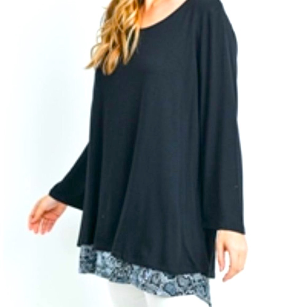 Avenue 2XL(22/24) Black Boho Lagan Look O’Neck Zip-up Back Reptile Tunic